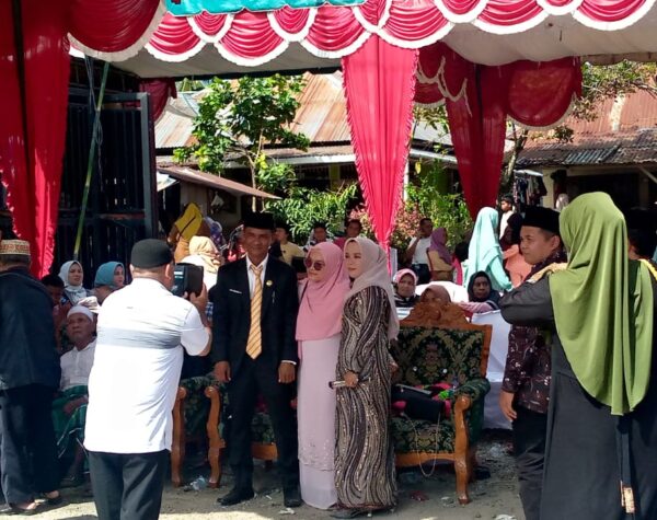 Dilantik Jadi Anggota DPRD Madina, Wakil Rakyat ini Gelar Tradisi Upah-Upah