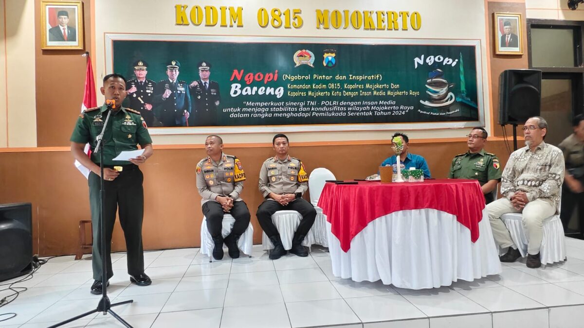 Dandim 0815/Mojokerto, Letkol Inf Rully Noriza saat memberikan sambutan di Ngopi bareng awak media, Kamis (5/9/2024) di Aula Makodim, (Andy / Kabarterdepan.com) 