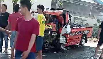 Kondisi kendaraan pikap usai nabrak pohon di Pacet, Kamis (12/9/2024) pagi sekitar pukul 07.30 WIB (Andy / Kabarterdepan.com)