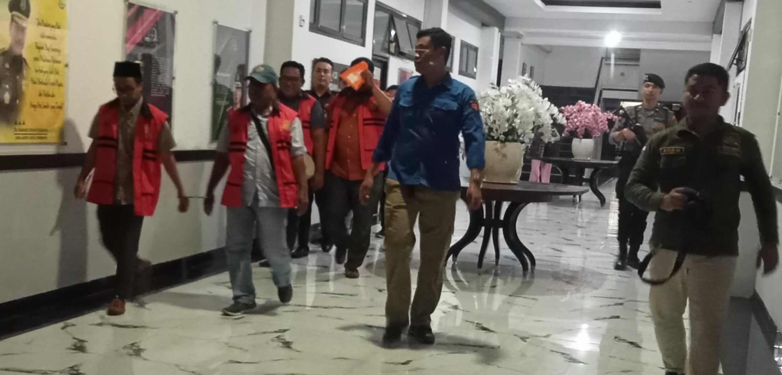 Kejari Sidoarjo Jebloskan 4 Orang Tersangka Dugaan Proyek Fiktif