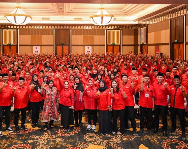 Konsolidasi Pilgub Jatim, Risma Bicara Kemerdekaan dan Hak Rakyat di Banyuwangi