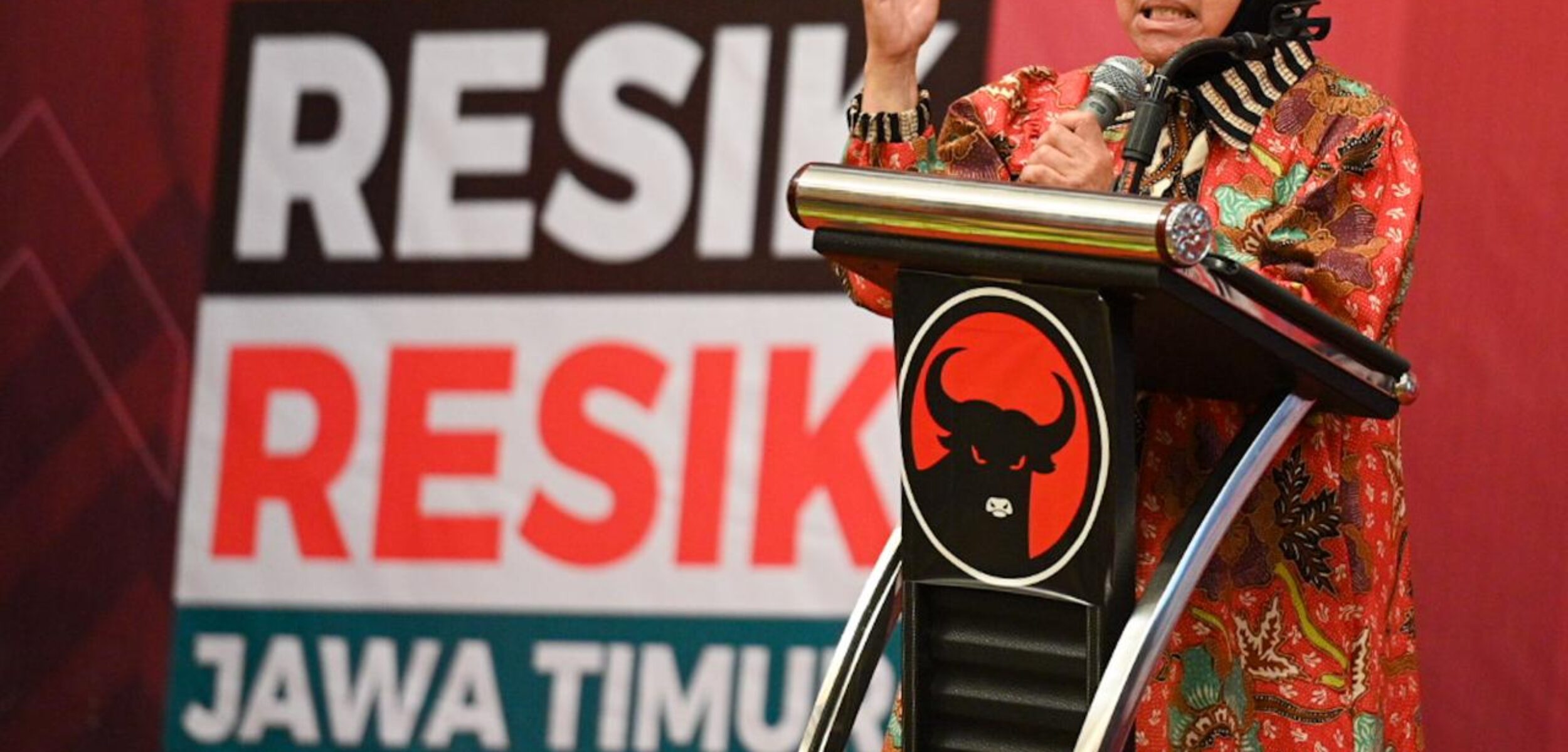 Risma Ngaku Cuek Soal Kemesraan Eri Cahyadi-Khofifah