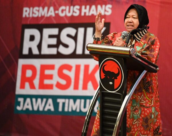 Risma Ngaku Cuek Soal Kemesraan Eri Cahyadi-Khofifah