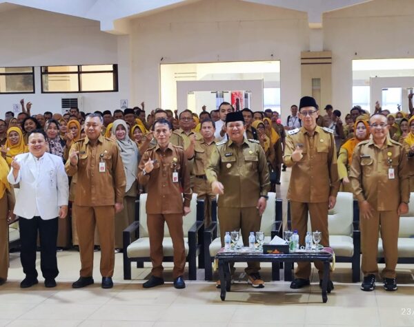 Serahkan 388 SK Kenaikan Pangkat PNS, Begini Pesan Bupati Jember