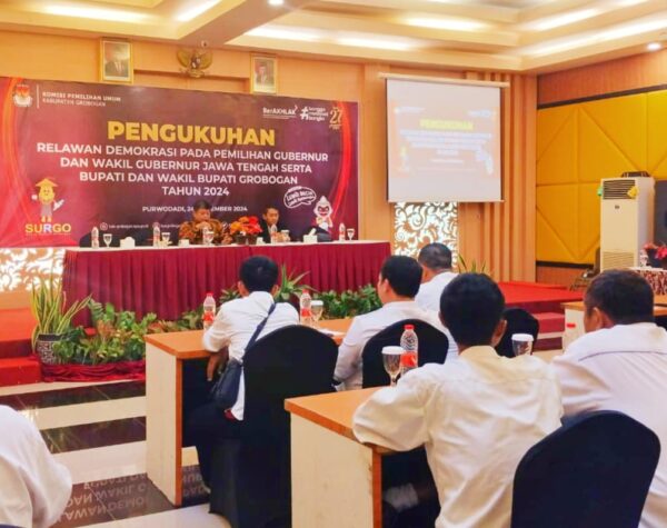 Lantik Relawan Demokrasi, KPU Grobogan Berharap Partisipasi Pemilih Meningkat