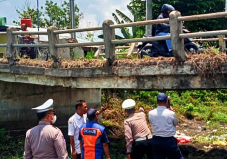 Hati-Hati Jembatan Melengkung Muncul di Grobogan, Roda 4 Dilarang Melintas
