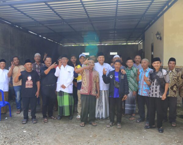 Disambangi Gus Makki, Warga Kalibaru Banyuwangi Mengadu Kesulitan Pupuk