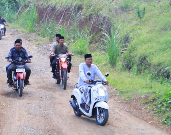 Blusukan ke Kalibaru, Ini Janji Gus Makki Jika Terpilih jadi Bupati Banyuwangi