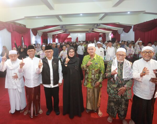 Ponpes Darussalam Blokagung Deklarasi Menangkan Ipuk-Mujiono di Pilkada Banyuwangi
