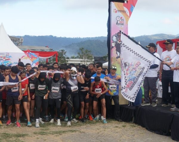 Colour Fun Run 2024, Bawaslu Kota Batu Ajak Generasi Muda Awasi Pemilu