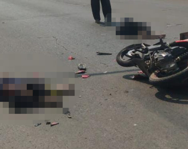 Hendak Berbelok, 2 Pelajar SMP di Mojosari Tabrak Mobil hingga Tak Sadarkan Diri