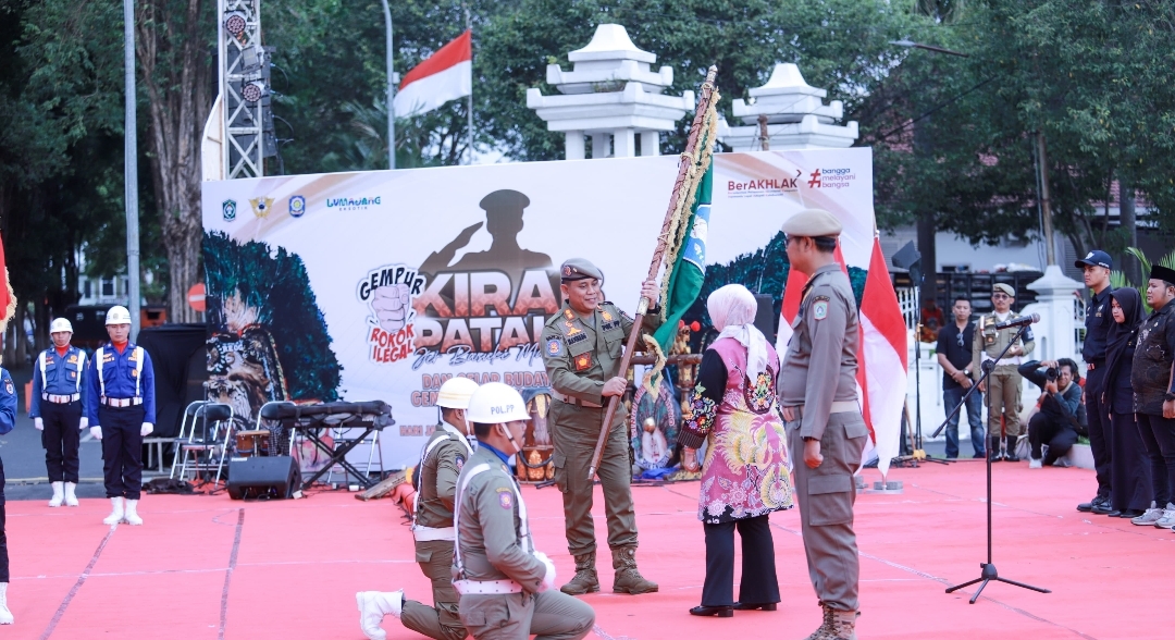 Kirab Pataka HUT Jatim Jer Basuki Mawa Beya Tiba di Jember, Begini Kata PJs Bupati