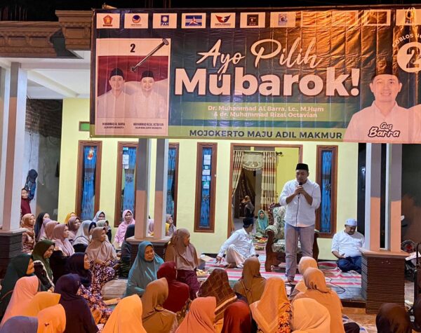 Kampanye di Trawas, Gus Barra-Rizal Janjikan Biaya Pendidikan Gratis