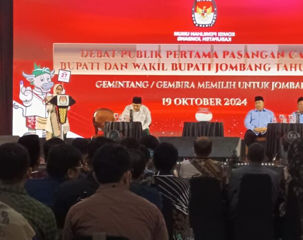 Debat Publik Perdana, 2 Cabup Jombang Adu Gagasan Soal Pendidikan dan Pembangunan Ekonomi