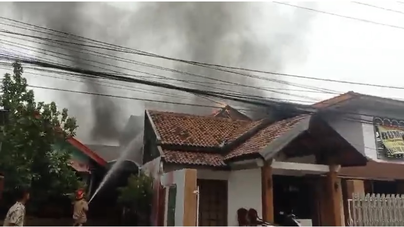 F87F4DEF C7A8 412A AF23 7C8EE9C240B4