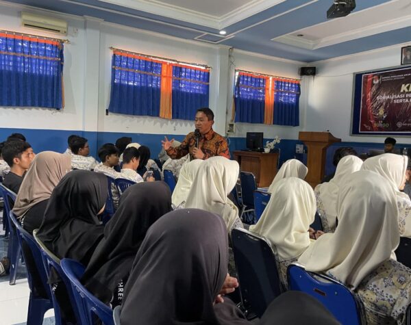 Tingkatkan Partisipasi Pemilih Pemula di Pilkada 2024, KPU Grobogan Blusukan ke 10 SMA