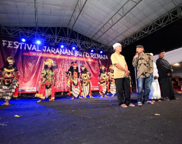 Tepati Nazar Saat Pendaftaran, Cabup Banyuwangi Gus Makki Gelar Jaranan Buto