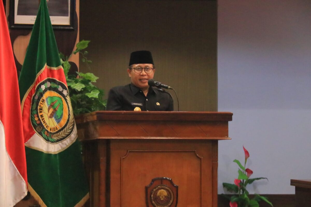 PJs Bupati Mojokerto Sampaikan Nota Penjelasan Raperda APBD Tahun 2025