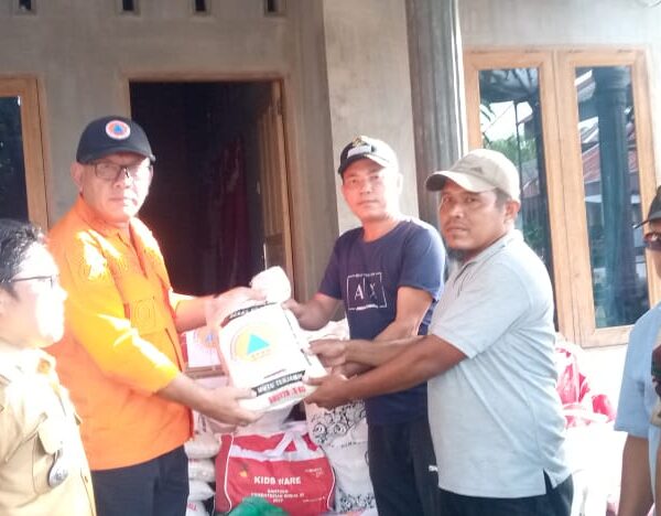 Korban Banjir di Siabu Mendapat Bantuan, Ini Imbuan BPBD Madina