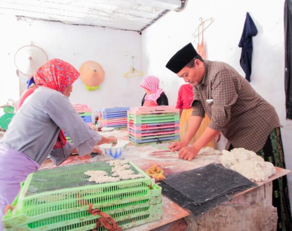 Momen Gus Makki Blusukan ke Pasar: Wajah Diusap, Didoakan jadi Bupati Banyuwangi