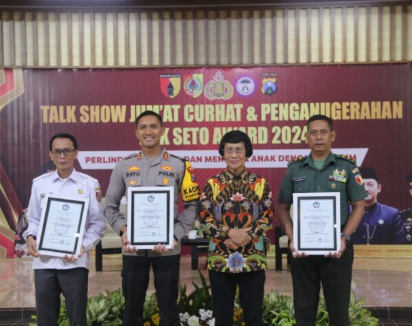Pjs Bupati, Kapolres, dan Dandim Jember Raih Penghargaan Kak Seto Award 2024