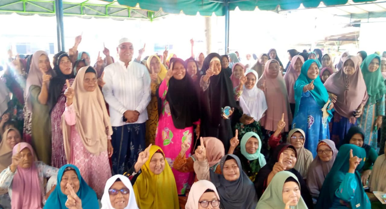 Kunjungi Desa Sihepeng, Paslon Harun-Ichwan Pilkada Madina Dielukan Warga