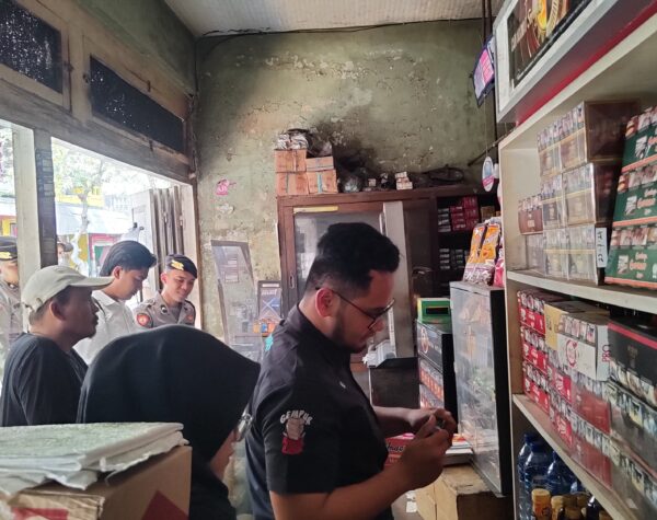 Cegah Peredaran Rokok Ilegal, Satpol PP Kota Mojokerto-Bea Cukai Gelar Sidak