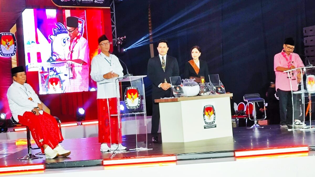 Debat Perdana Pilkada Jember: : Hendy-Gus Firjaun Pamer Keberhasilan, Fawait-Joko Susanto  Menyikapi Kemiskinan