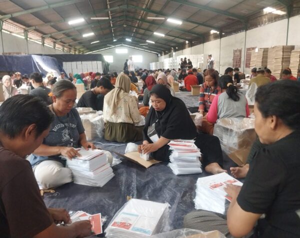 Pelipatan dan Sortir Surat Suara untuk Pemilihan Bupati dan Wakil Bupati di Sidoarjo, Sudah Mulai