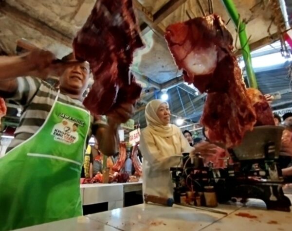 Sapa Pedagang Pasar di Sidoarjo, Khofifah-Emil Didoakan Lanjutkan Pimpin Jatim