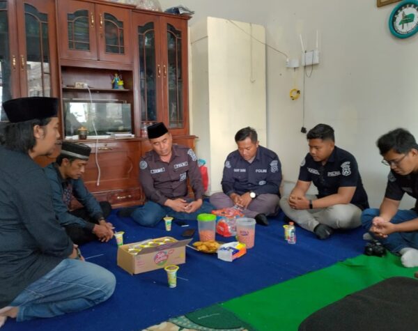 Wujud Empati, Humas Polres Batu Takziah ke Rumah Duka Pokja Jurnalis