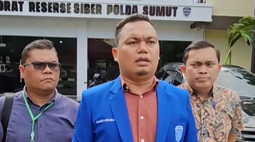 Screenshot 2024 1008 071252 1 Sekretaris GAMKI Sumut, Swangro Lumbanbatu saat diwawancarai awak media di Direktorat Reserse Siber Polda Sumut, Senin (7/10/2024) (Redaksi / Kabarterdepan.com)