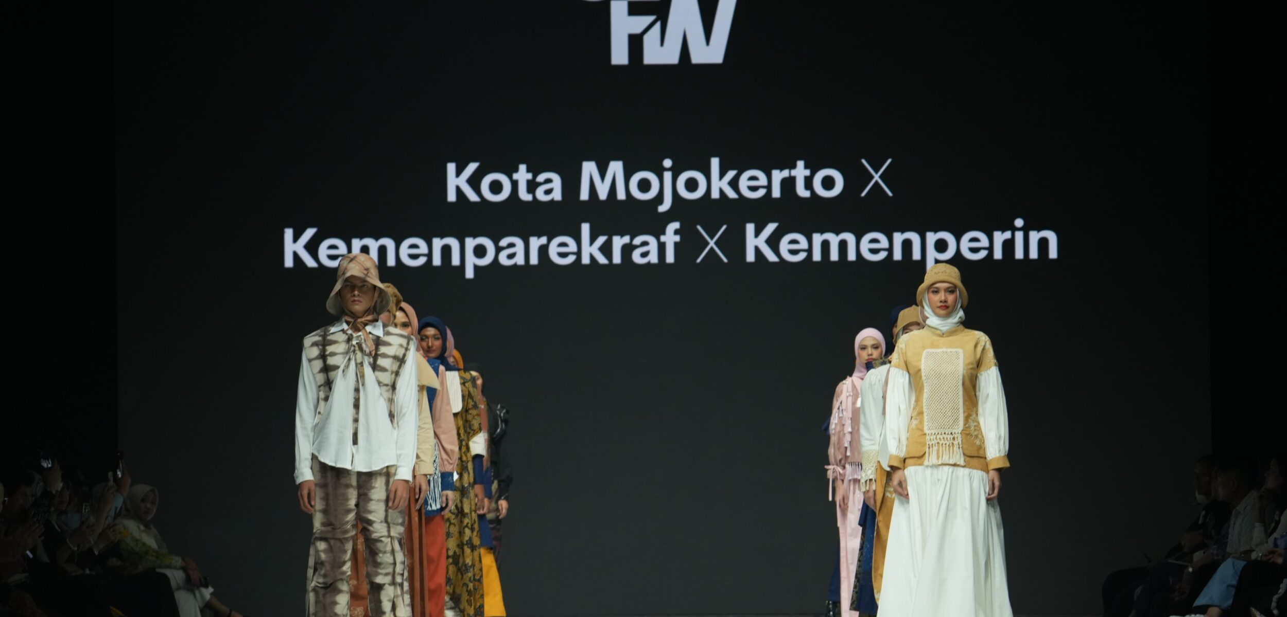 Makin Eksis, Batik Kota Mojokerto Kembali Melenggang di Jakarta Muslim Fashion Week 2025