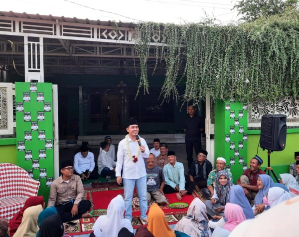 Kampanye Gus Barra-Rizal Janjikan Beasiswa Kepada Warga Ngoro