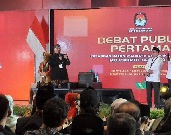 Cawali dan Cawawali Kota Mojokerto 2024 Debat Soal Smart City Digitalisasi Layanan Publik