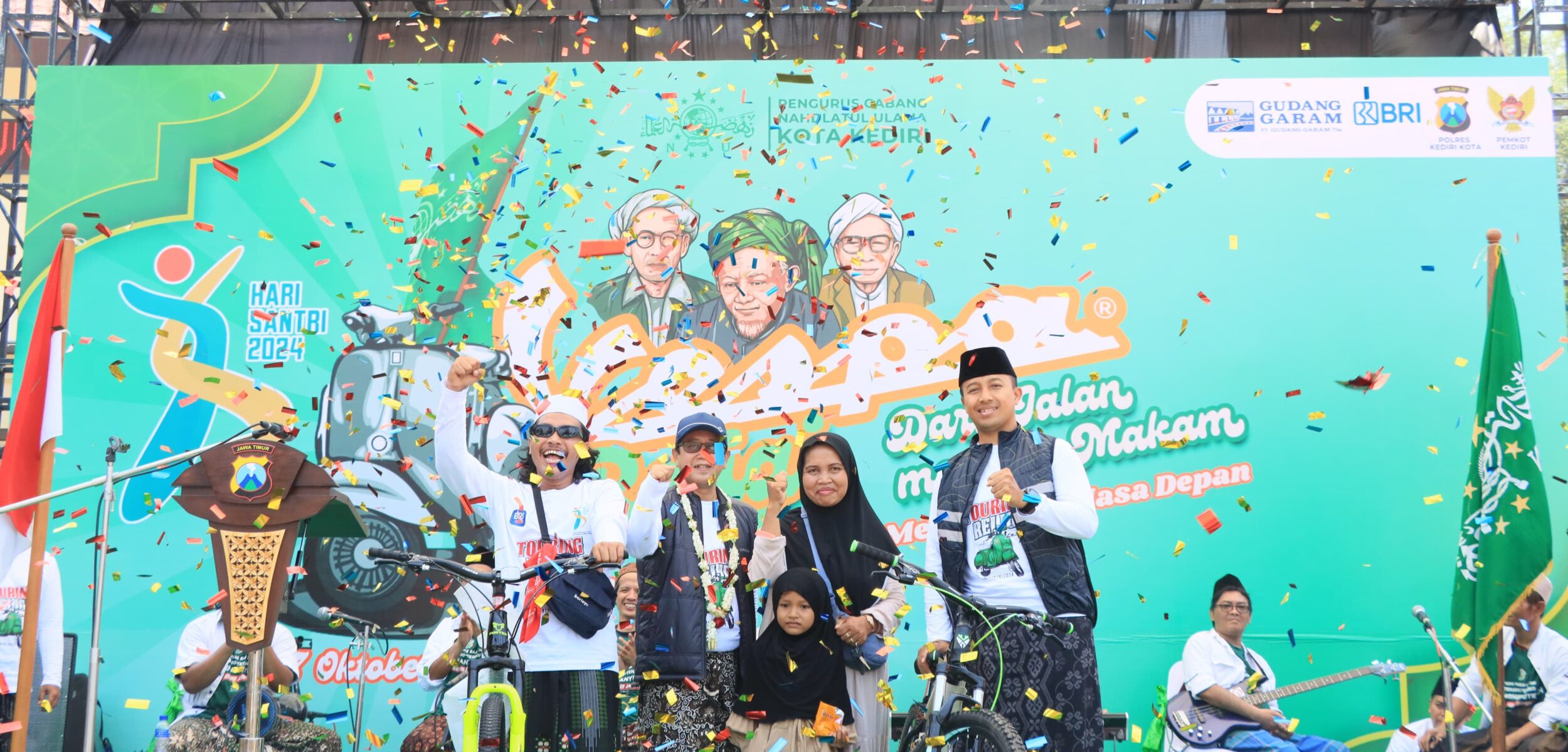 Cooling System Pilkada 2024, Polres Kediri Kota Touring Religi Ziarah Makam Bersama Santri