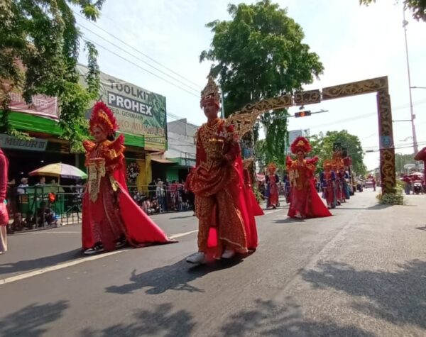 Puluhan Peserta Ramaikan Jombang Culture Carnival, Peringatan Hari Santri Nasional