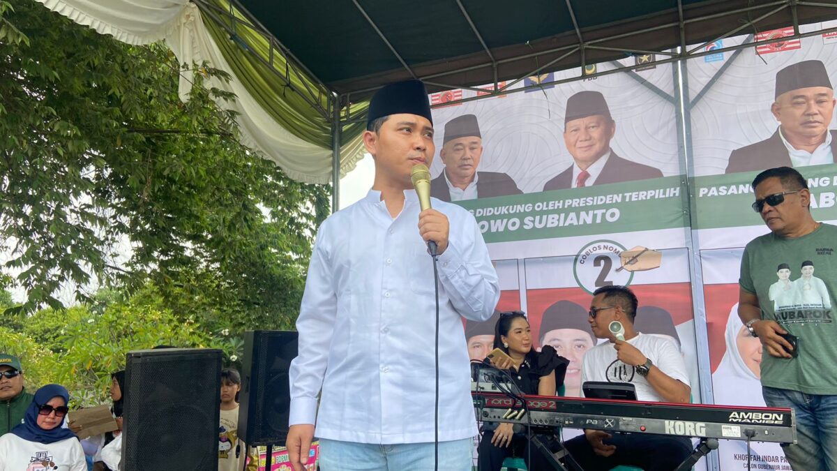 4E4C2382 32F3 4BA5 8552 0544E1A24472