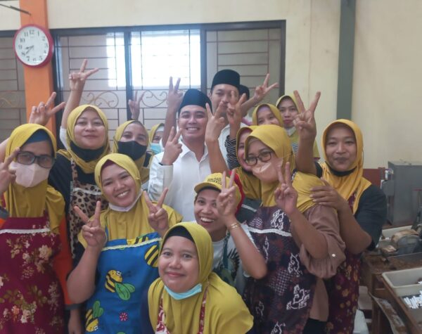 Sapa Karyawan Pabrik MPS Gondang, Gus Barra-Rizal Janji Akan Buka Lapangan Pekerjaan yang Luas