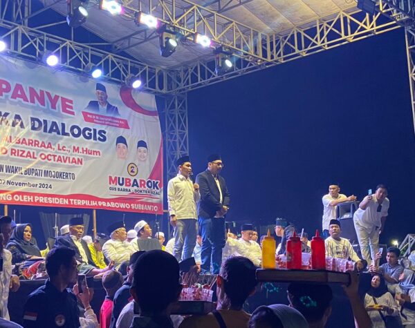 Ribuan Warga Mojokerto Tumpah Ruah Hadiri Kampanye Gus Barra-Rizal, Satu Suara Pilih Nomor 2
