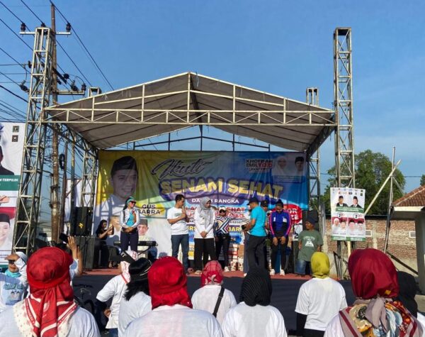 Meriahkan Langkah Sehat Kosgoro, Warga Mojokerto Antusias Senam Bareng Gus Barra