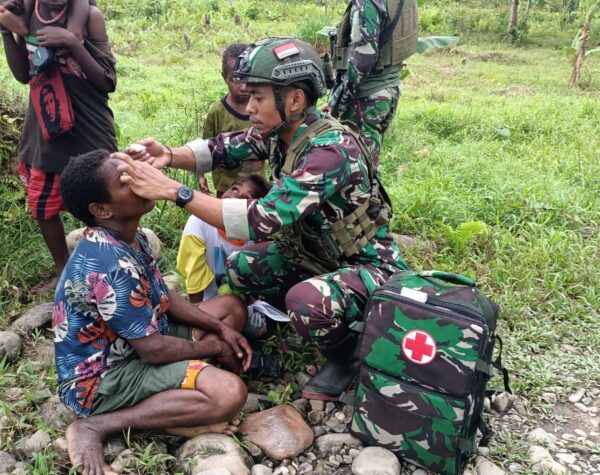 Rutin Lakukan Pengobatan, Satgas Yonif 503/Mayangkara Jadi Kebanggaan Masyarakat Papua