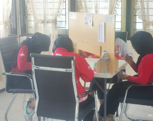 Dipantau Langsung Kadispora Jember, Alya Cinta & Alya Kasih Persembahkan Medali Perunggu Cabor Bridge Popda XIV Jatim