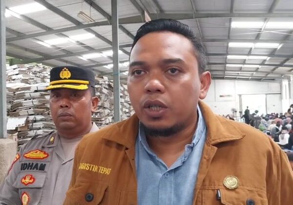 KPU Banyuwangi Kebut Proses Lipat 2,7 Juta Lembar Surat Suara dalam 5 Hari