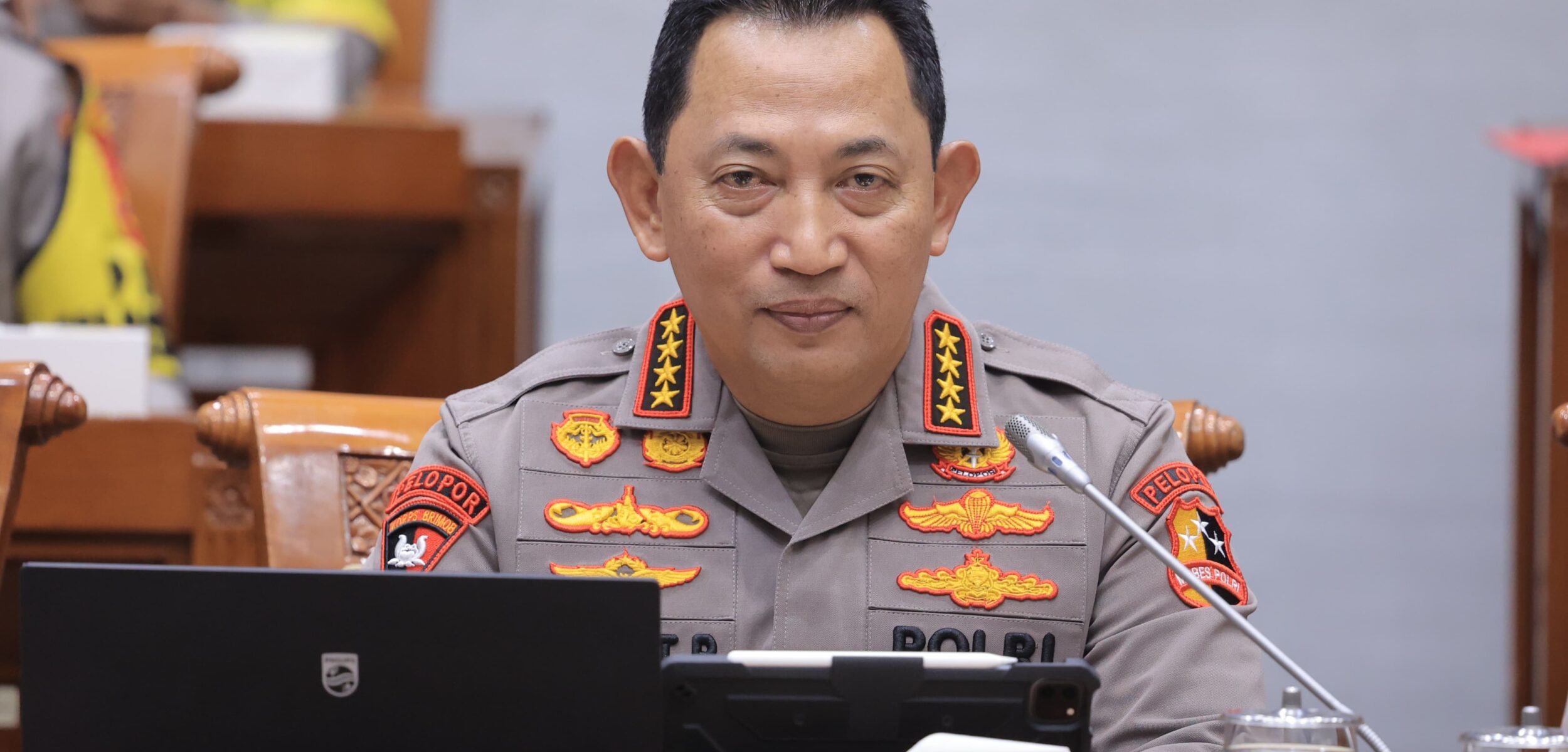 Potret Kapolri Jenderal Listyo Sigit Prabowo mengumumkan pencapaian besar Polri dalam pemberantasan narkoba. (Redaksi / Kabarterdepan.com)