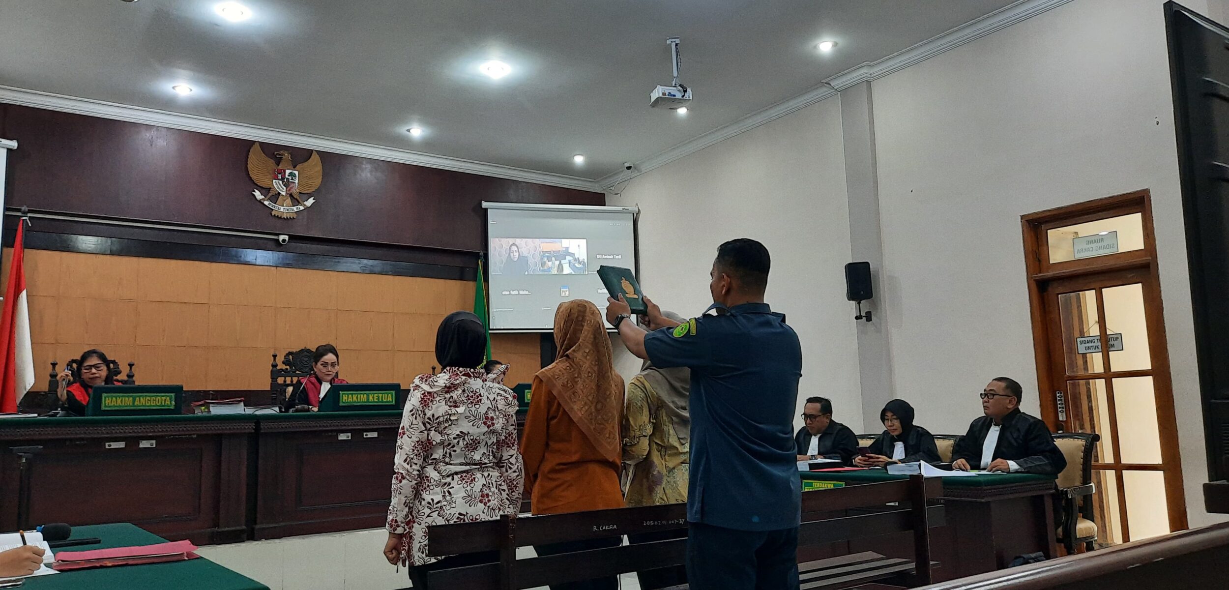 Asisten Rumah Tangga Ungkap Konflik Ekonomi dan Kekerasan dalam Rumah Tangga Terdakwa Polwan