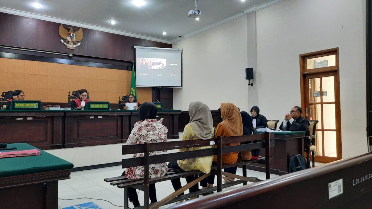 Potret Empat saksi dalam persidangan. (Firda / Kabarterdepan.com)