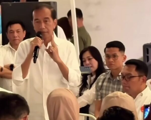 Jokowi Jadi Backingan Ridwan Kamil, Auto Win?