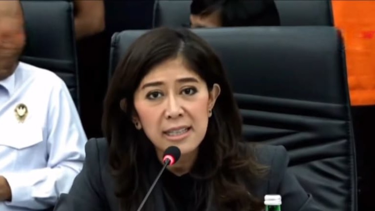 Menteri Komunikasi dan Digital Meutya Hafid dalam rapat pemblokiran situs judi online dan rekening bank di gedung Kementerian Komunikasi dan Digital. (Redaksi / Kabarterdepan.com)
