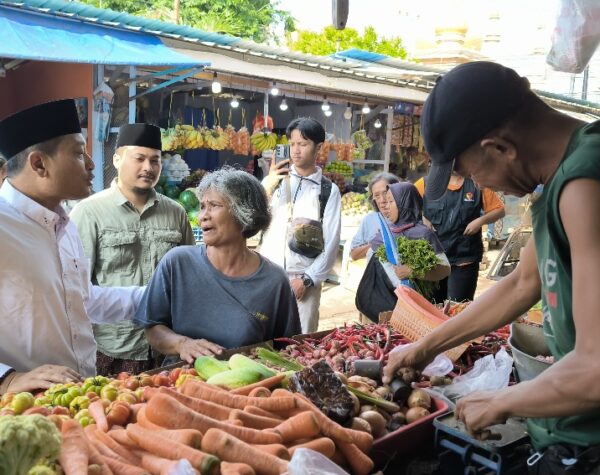 Gus Makki Keliling Pasar Rogojampi, Pedagang Teriakkan Perubahan Banyuwangi